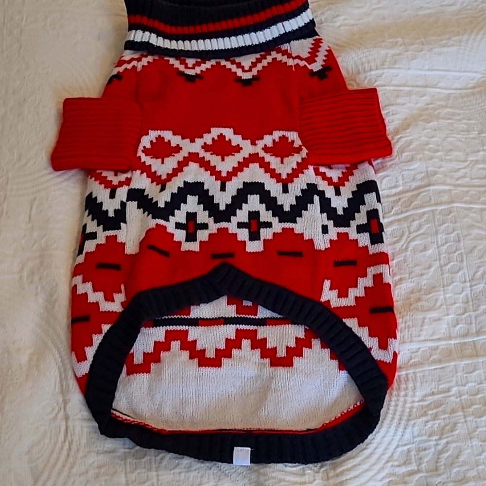 Hudson Bay Dog sweater..size L